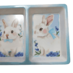petisqueira de pascoa formato de coelho azul claro 3 divisorias