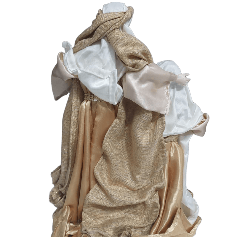 Peça religiosa com acabamento em tecido e detalhes delicados, ideal para decoração espiritual.