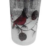 Versão reta do vaso com design moderno e acabamento craquelado sofisticado.