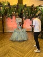 Debutante em trono Luis XV Dourado Capitone