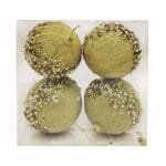 Bola natalina de 10 cm em plástico resistente, com acabamento sofisticado, glitter e delicadas aplicações decorativas.