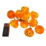 Iluminação decorativa em LED com diversos modelos de Halloween, criando um ambiente criativo, divertido e cheio de personalidade para o Dia das Bruxas.