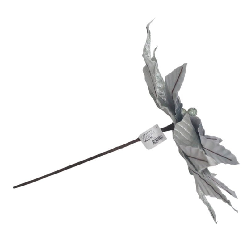 Flor Poinsétia prateada com efeito nevado para decorar árvores de Natal e criar uma composição sofisticada, elegante e iluminada.