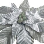 Detalhes da Flor Poinsétia Natal Luxo, destacando a textura aveludada e os elementos de glitter que valorizam a decoração natalina.