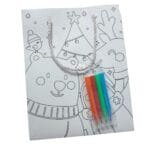 Sacola infantil com ilustrações natalinas para colorir e conjunto com 4 canetinhas coloridas, pronta para presentear e divertir.