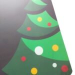 Modelo Feliz Natal com fundo preto, criando uma proposta moderna e elegante para mesas natalinas com detalhes contrastantes.