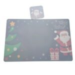 Modelo Feliz Natal com fundo preto, criando uma proposta moderna e elegante para mesas natalinas com detalhes contrastantes.